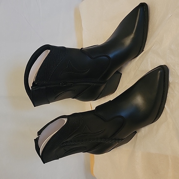 Universal Thread Boots - Picture 1 of 6